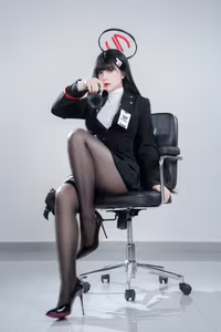 Blue Archive's Rion Tsukiduki Cosplay by Ban Ban Zi: Mysterious Charm and Professional Elegance-19