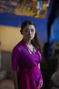 Moemi Katayama: Elegant in Purple Amidst a Traditional Market - Bamboo e-Book Hanabira-8