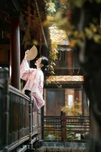VGU No.165: Discover the Grace of Asian Hanfu Beauty Amidst a Romantic Garden Scene.-10