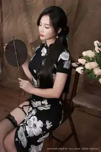 Nan Qiao XiuRen No.10655 Exudes Modern Oriental Charm in a Stunning Floral Dress-17