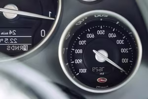 Close-up of the Ultra-Rare Bugatti Veyron Pur Sang #01: A $2.1M Limited Edition Hypercar with its Unique Speed Key-5