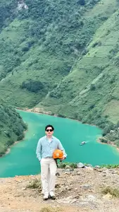 Tu San Gorge's Emerald Ribbon: Nho Que River's Breathtaking Beauty in Ha Giang Awaits Your Unforgettable Journey.-0