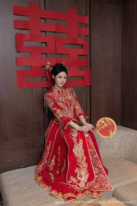 XiuRen No.10055: Xiao Dou Dou Dazzles in Traditional Red Wedding Dress, Capturing Asian Elegance.-9