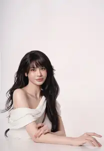 Truong Quynh Anh U40: Stunning Doll-Like Beauty & Chic Style Dazzle Fans.-1