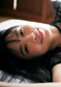 Suzuhara Riko: Radiant Smile On Green Grass Soft Warm Moments Of A Japanese Girl-18