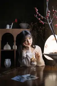 YiTuYu Vol.8549: Leng Ku Wang Ye's Dreamy Elegance in a White Sweater-2