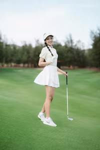 Admire Miss Ha Truc Linh at 20: From Crowning Moment to Fashion Icon-2