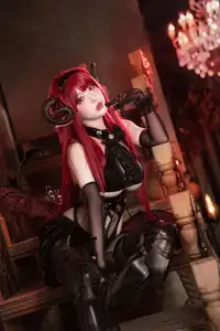 Coser Qie Qie Celia Transforms into Hindenburg: The Alluring Mystique of the Red-Haired Demoness in Unique Cosplay Photoshoot.-15