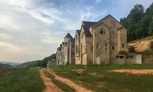 Mystery Resort: A Decade-Long Abandoned Villa Village, Haunting Scene-7