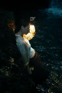 YiTuYu Vol.8530 Yi Ming: Ethereal Beauty, Mysterious Light on Water-4