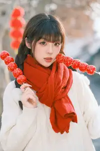 YiTuYu Vol.8562: Sai Xi Xi Li Ma Radiates Festive Charm in Warm Winter Style-2