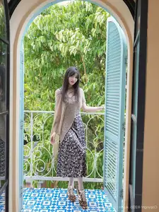 XiuRen No.10698: Bai Lu Lulu's Elegant Comfort on Leather Sofa – A Captivating Photo Series-3