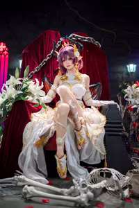Coser Jiu Qi Miao as Granblue Fantasy Grea: Enchanting and Regal Cosplay Masterpiece-5