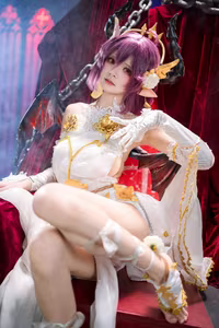 Coser Jiu Qi Miao as Granblue Fantasy Grea: Enchanting and Regal Cosplay Masterpiece-10