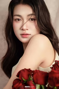 VGU No.64: Enchanting Vietnamese Beauty: A Glimpse of Grace and Red Roses-5