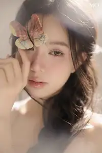 VGU No.195 Ethereal Beauty MO: Captivating Portrait of a Gentle Muse Amidst Romantic Flowers.-10