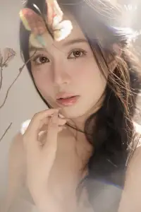 VGU No.195 Ethereal Beauty MO: Captivating Portrait of a Gentle Muse Amidst Romantic Flowers.-9