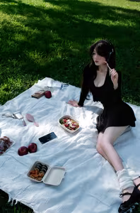 VGU No.97: Effortless Summer Charm: A Picnic Beauty Embracing Natural Serenity-1