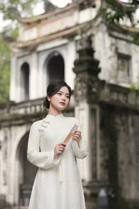 VGU No.65: Explore Vietnam's Traditional Beauty: Ao Dai Gracefully Meets Ancient Culture-12