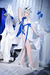 Stunning Cosplay: Feng Jiang Jiang V as Dreadnought Dress Character – A Captivating Transformation!-5