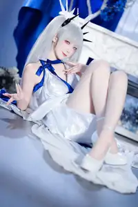 Stunning Cosplay: Feng Jiang Jiang V as Dreadnought Dress Character – A Captivating Transformation!-4