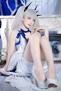 Stunning Cosplay: Feng Jiang Jiang V as Dreadnought Dress Character – A Captivating Transformation!-1