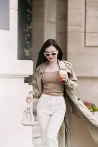 Beauty of Former Hot Girl Sam: Elevated Look Captivates All Eyes-1