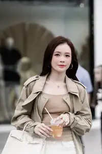 Beauty of Former Hot Girl Sam: Elevated Look Captivates All Eyes-4