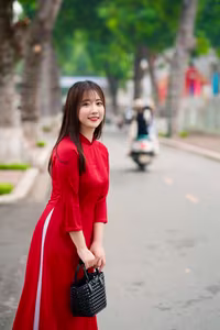 Viral 'Hot Girl' Teacher: Captivating Beauty & Style in Her Latest Look-8