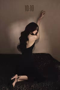 VGU No.28: Unveiling Glamour: A Vision of Elegance in a Timeless Black Dress.-11