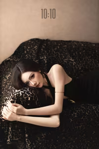 VGU No.28: Unveiling Glamour: A Vision of Elegance in a Timeless Black Dress.-6