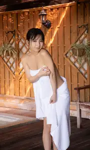 JP TOOMI: Radiant Beauty in 'KiMi to Haru Ranman' – Exclusive Spring Photo Book-6