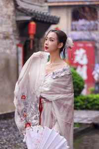 VGU No.70: Captivating East Asian Beauty in Traditional Attire with a Radiant Smile-1
