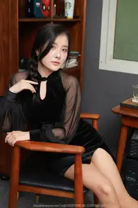 IESS SXJ No.2086: Wan Ping Part02 – Alluring Chinese Model in Elegant Office Setting-10