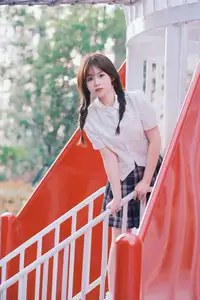 Pao Fu Xiao Fang's Radiant Youth: School Uniform at Dynamic Playground | YiTuYu Vol.8569-2