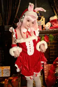 Coser Sonico Christmas: Sweet & Alluring Santa Bunny Beside Sparkling Tree-12