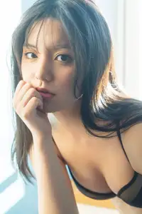 Matsushima Kanon: Revealing Her Mature Allure – A Portrait of Refined Sensuality-8