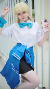 Coser Uesugi Erika Transforms into Asuma Toki in Captivating Blue Archive School Uniform (47P)-2