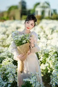 VGU No.191 1000024575: A Girl's Gentle Charm Amidst Pristine White Daisies in Winter.-15