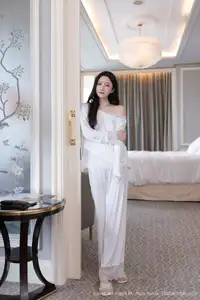 XiuRen No.10445: Yu Zi Jiang Fish – Serene Elegance in Delicate Loungewear-19