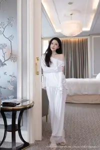 XiuRen No.10445: Yu Zi Jiang Fish – Serene Elegance in Delicate Loungewear-16