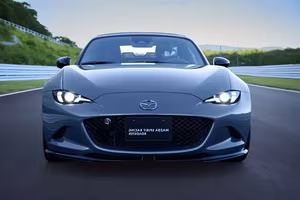 Close-up: Mazda MX-5 Spirit Racing Roadster 12R – Admire this 200-Unit Limited Edition Masterpiece-5