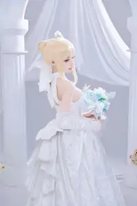 FGO Saber Bride: Shika XiaoLuLu Shines in Pristine White Wedding Dress - A Game Muse Brought to Life-9