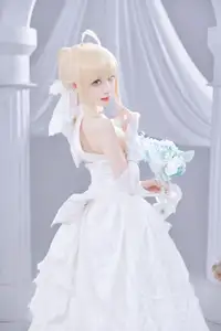 FGO Saber Bride: Shika XiaoLuLu Shines in Pristine White Wedding Dress - A Game Muse Brought to Life-5