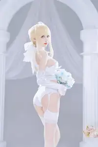 FGO Saber Bride: Shika XiaoLuLu Shines in Pristine White Wedding Dress - A Game Muse Brought to Life-11