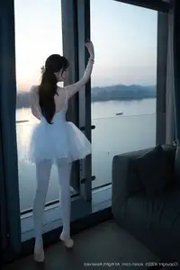 Ruan Qing XuiRen No.10575: Captivating Grace in a Pristine White Ballet Ensemble-19