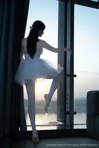 Ruan Qing XuiRen No.10575: Captivating Grace in a Pristine White Ballet Ensemble-14