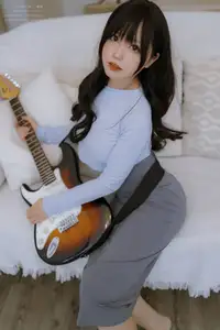 Coser Nyako: Discover the Alluring Guitar Girl Dress (72P - 1V)-2