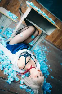 Coser Chunmomo Self-Portrait Part02: Delicate Charms Amidst Dreamy Blue Petals-5