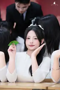 VGU No.164: VGU Student Showcases Pure Beauty in Traditional White Ao Dai-4